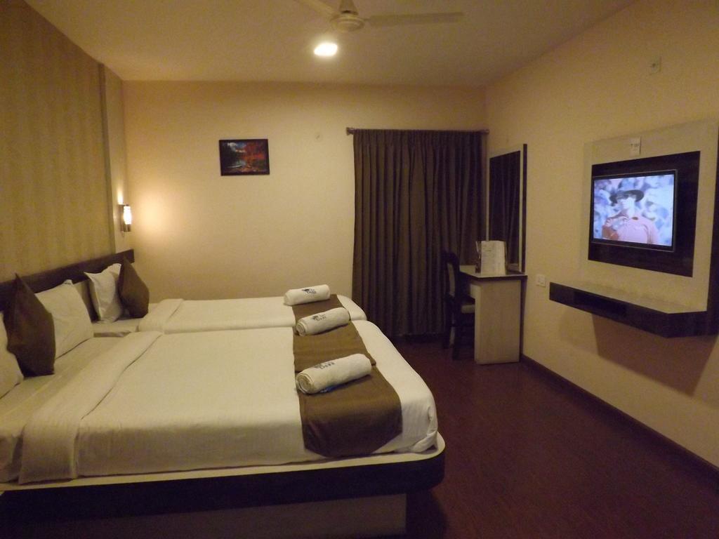 The Majestic Crown Hotel Ooty Buitenkant foto