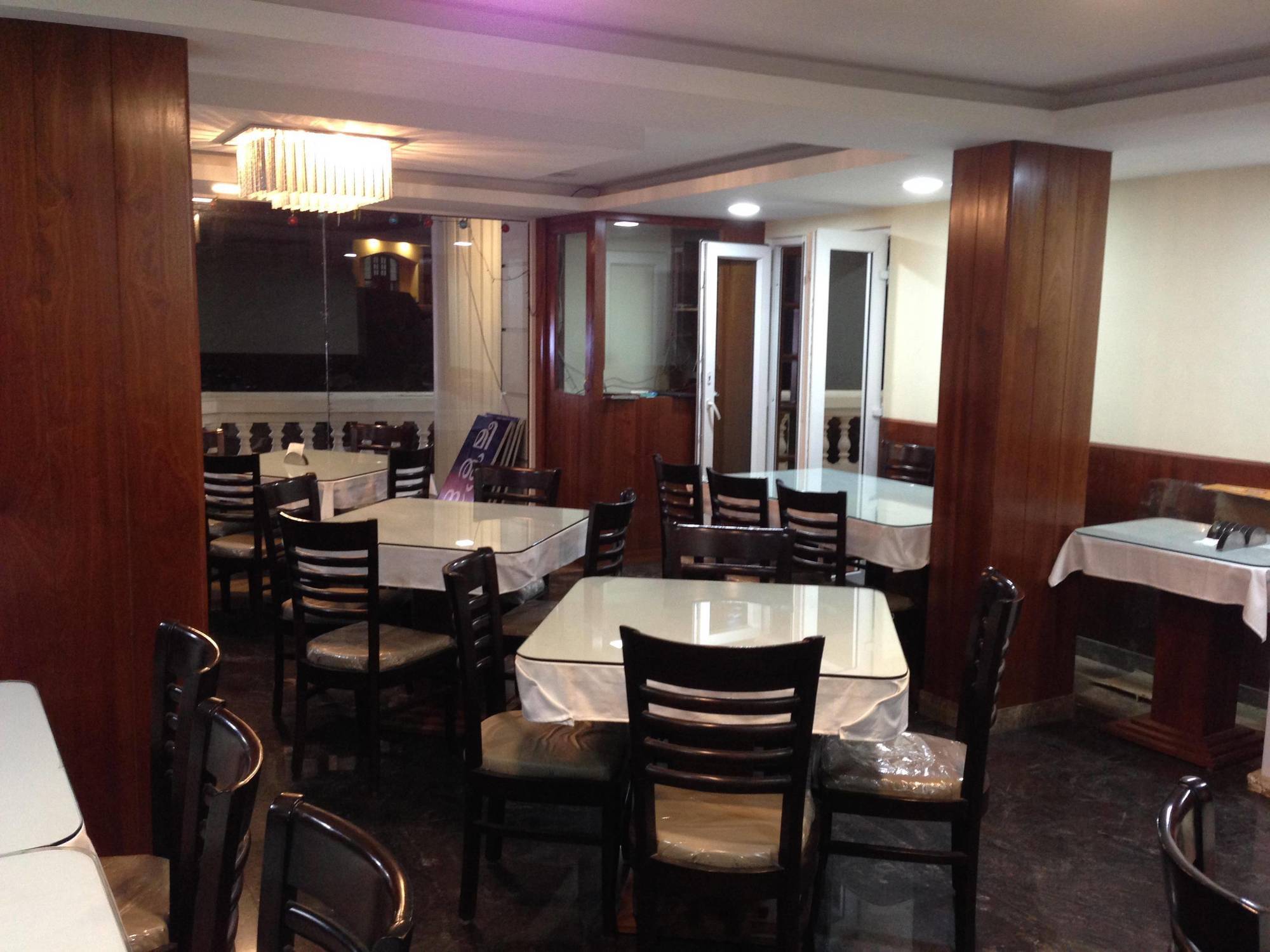 The Majestic Crown Hotel Ooty Buitenkant foto